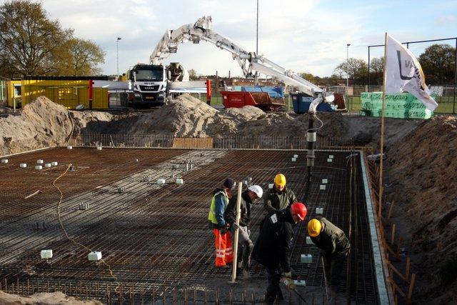 feestelijke-eerste-betonstorting-nieuwbouw-wasmeer-26-4-2016-40